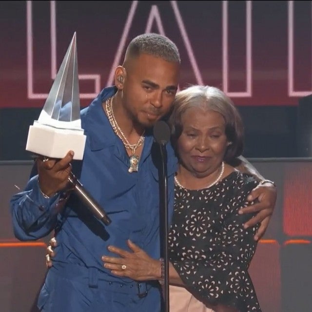 Ozuna and Mom Latin AMAs